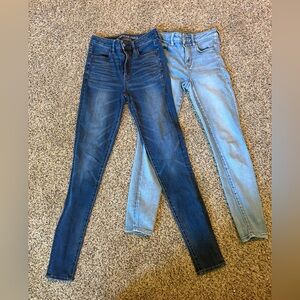(2) pairs American Eagle Outfitters Skinny Jeans